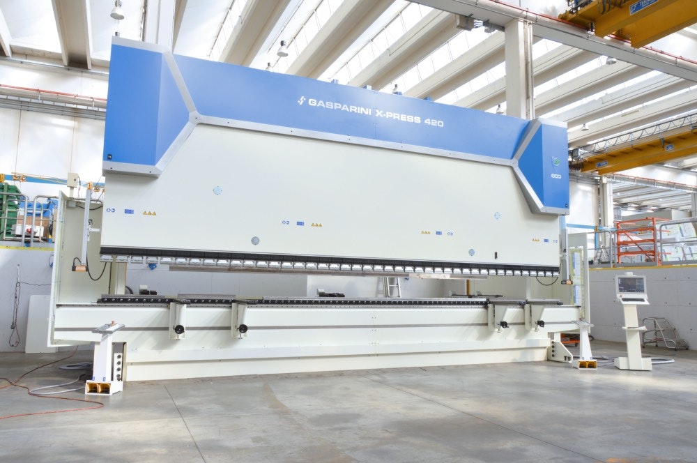 Abkantpresse von 420 t 8000 mm fuer die Tschechische Republik