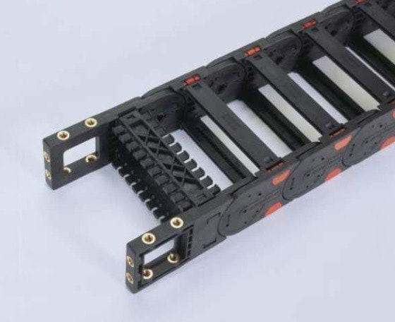 Neue Innenbreite für die Energieketten Serie PowerLine