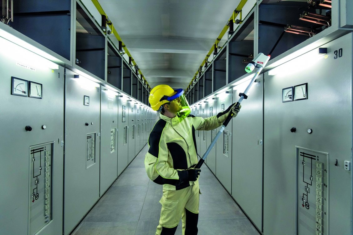 Mit dem Spannungsprüfer PHE4 sicher auf der ganzen Linie