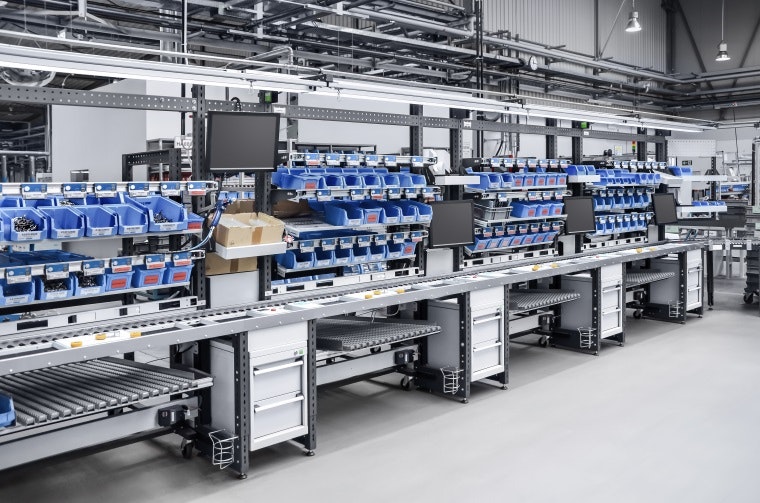 Das Arbeitsplatzsystem avero im Einsatz.