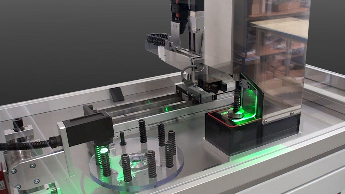 Servopresse für Prüfapplikation mit Federn