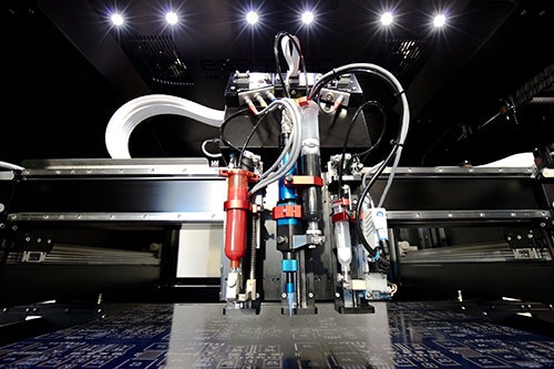 preeflow 1K Dispenser macht „Tarantula“ komplett