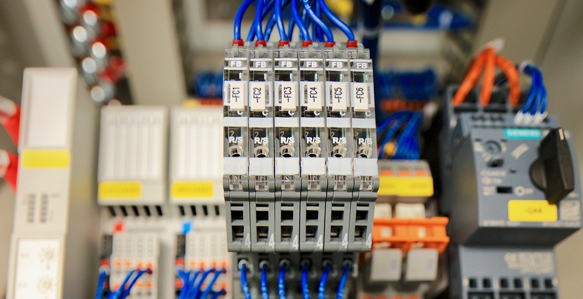 Stromüberwachung für tausende Roboter