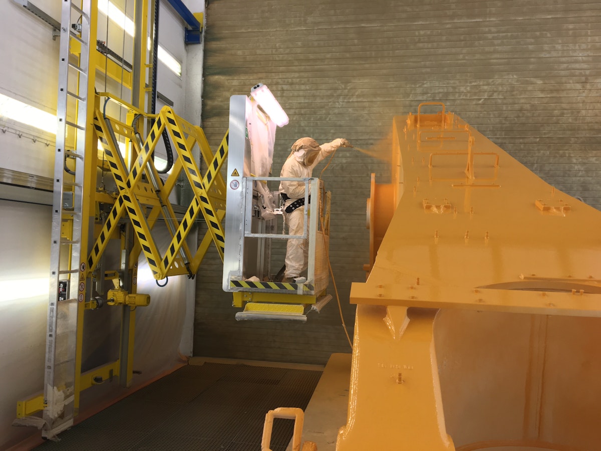 Die Lackieranlage erstrahlt im neuen Glanz dank SLF Hubarbeitsbühnen