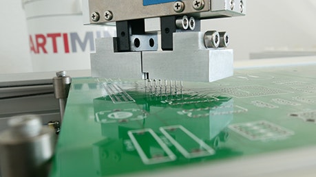 Automatisiert statt manuell – THT-Bestückung mit Robotern 