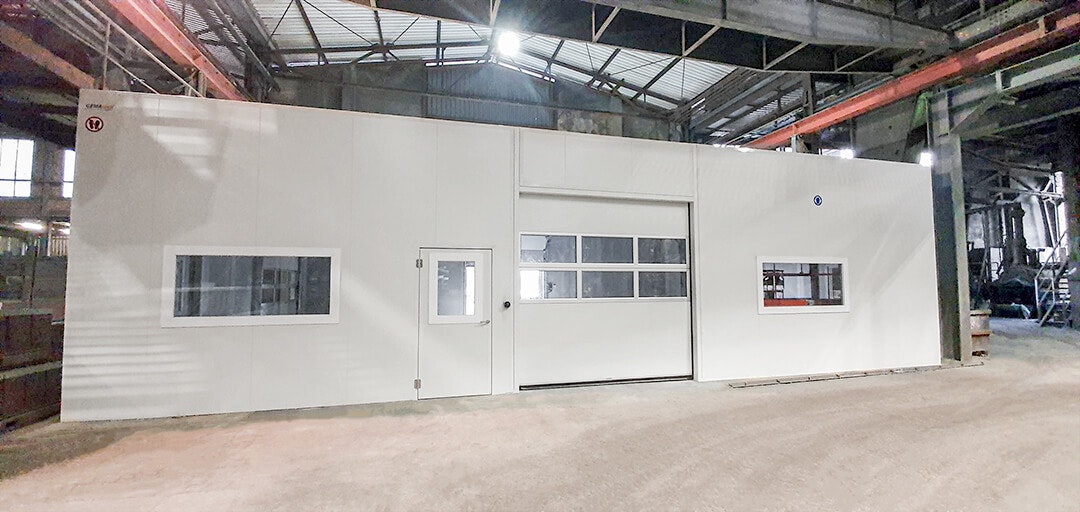 Schallschutzkabinen für Strahl- und Reinigungsanlagen: Die Lösung für Lärmprobleme in der Fertigungsindustrie