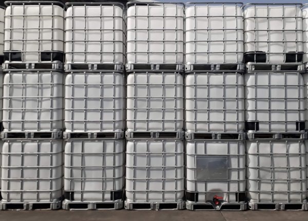 IBC Container Tanks, Kunststofffässer und Kanister zerkleinern und recyceln