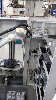 Hohe Flexibilität standardisiert managen | Euler Feinmechanik, Lohnfertigung - HERMLE Anwender Bericht