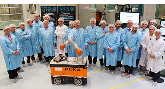 Satelliten und Raumfahrttechnik werden in der Fabrik der Zukunft gebaut