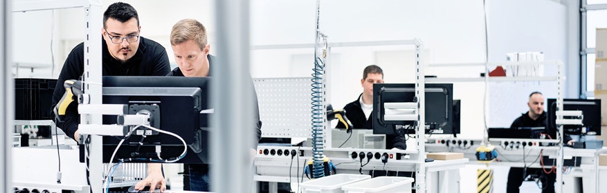 Wir vernetzen Hardware, Software und Prozesse. Für Ihren Erfolg.