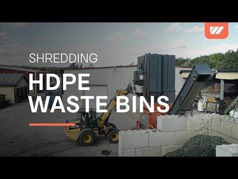 WEIMA PowerLine 2500 zerkleinert Hartkunststoffe aus HDPE-Abfallbehältern bei VEOLIA in Schweden